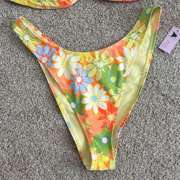 Floral Bikini Set in Yellow and Orange Top XL Bottom L - Picture 2 of 8